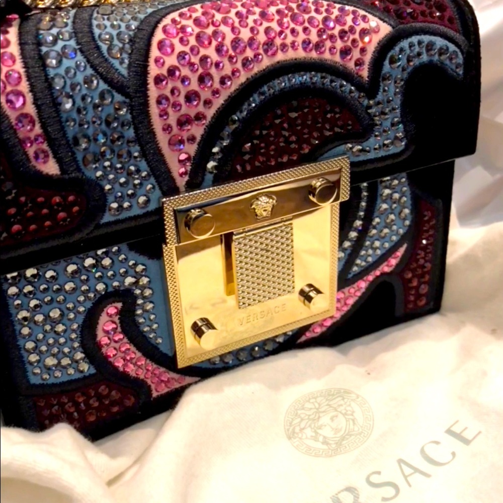 **VERY** LIMITED PRODUCTION!! GORGEOUS 2018 Versace with Swarovski Crystal bag
